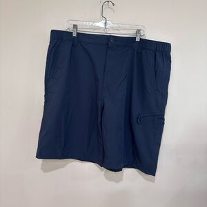 Weatherproof Men's Dark Blue Cargo Shorts. Size 40. NWT.